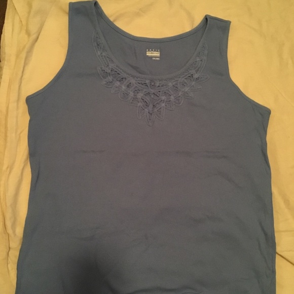 Embroidered tank top, size 2x - Picture 3 of 3